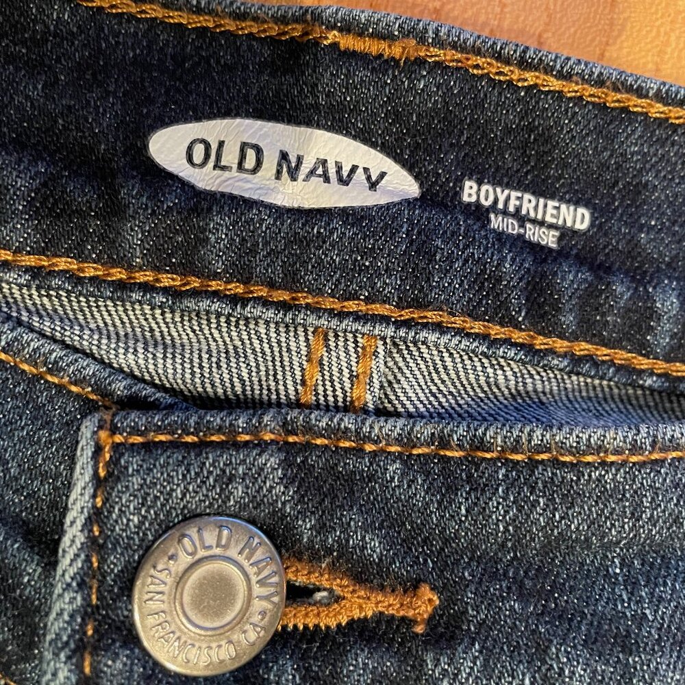 Old Navy Boyfriend Mid-rise jeans 12